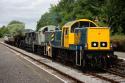 14 901 Leading And D9525 Passing Through Darley Dale Station With A Demonstration Goods Train.