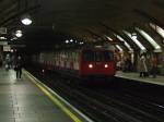 Circle line unit arriving at Baker Street