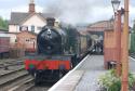 7812 Erlestoke Manor Pulls Into Bewdley