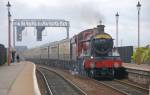 5972 Olton Hall on the Shakespeare Express