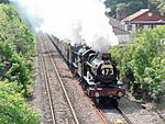 4965 Rood Ashton Hall leading  4953 Pichford Hall.Winterbourne.19.05.07.